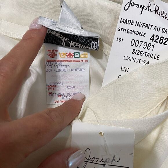 JOSEPH RIBKOFF white skirt with belt and dangled pearls - Picture 6 of 7